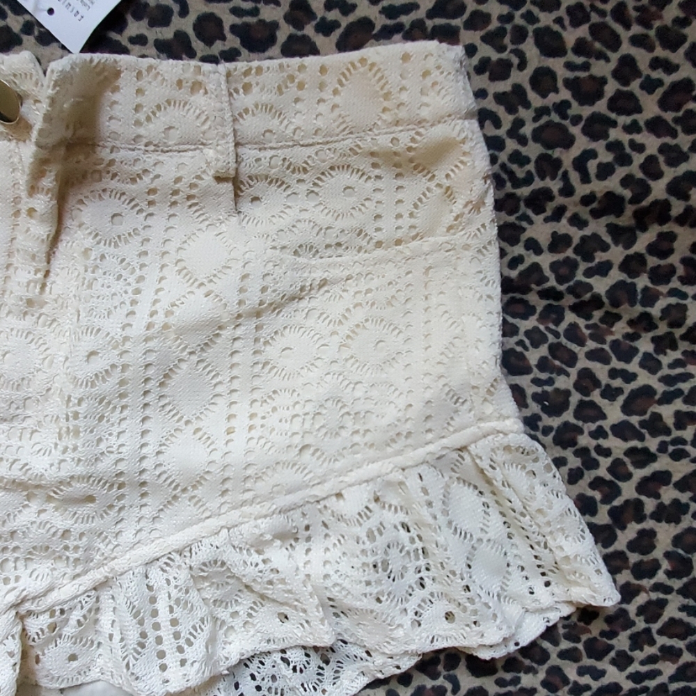 Shorts - Picture 2 of 3